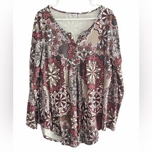 Halife Ladies Pullover Knit Top - Size XL -
Like New - PTP 22”